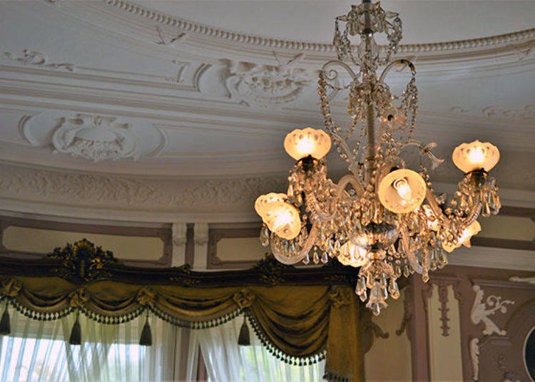 ▲The chandelier in the Guest Room was made by the world-famous Baccarat