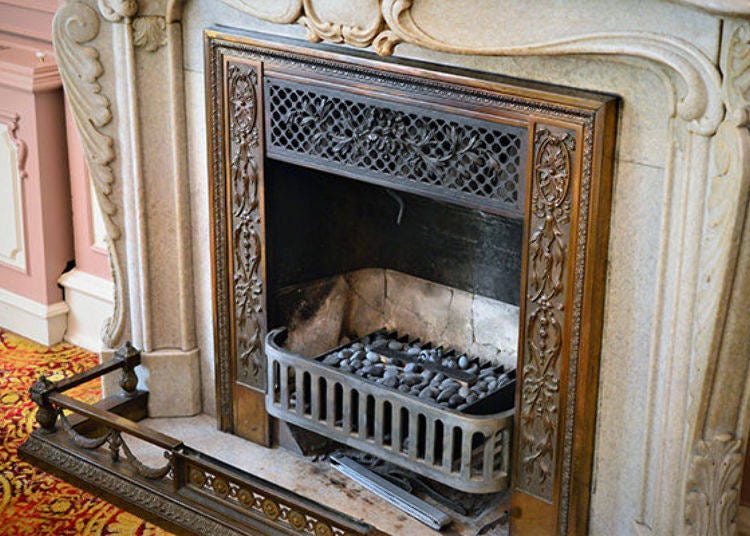 ▲ This period fireplace is still actually used in winter
