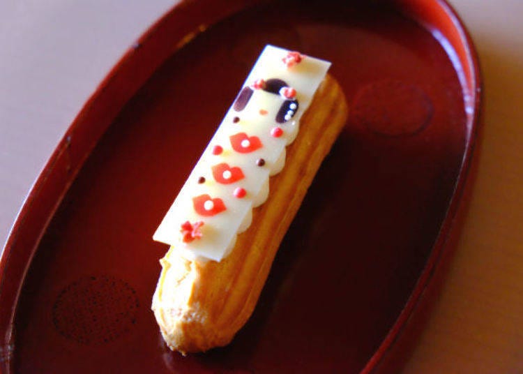▲The Chokotto Éclair Ochobo (430 yen) exclusively at Cacao 365 Gion Store