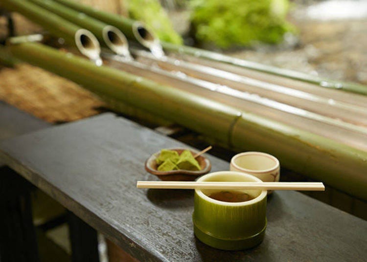 ▲甜點是抹茶風味的蕨餅（照片後方，流水麵組合），口感佳非常好吃