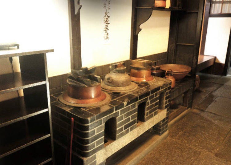 ▲ The okudosan, the cooking area in olden times, remains as when it was first built and is something rarely seen today.