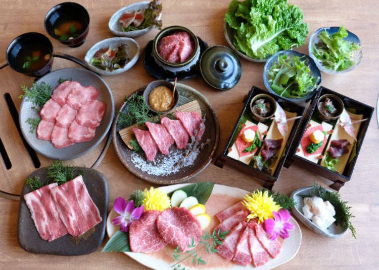 ▲The Spring Hanami Set Meal features a range of different cuts of beef (6,000 yen per person including tax. Minimum two people).