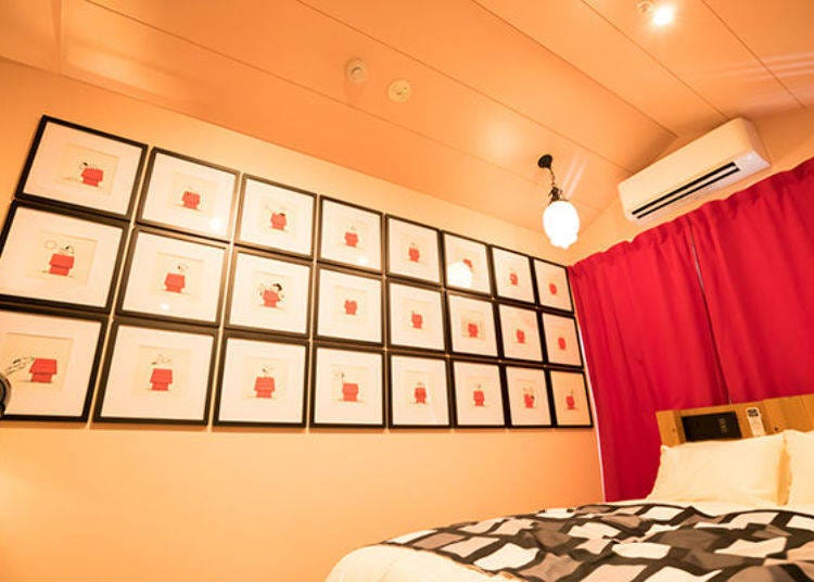 ▲Double Room 46 is in the shape of a doghouse with a triangular ceiling.