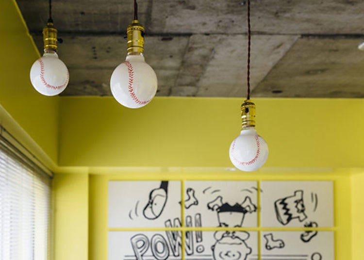 ▲Double Room 51 is impressive with its bright yellow walls and images of Charlie Brown, who will never give up on his love for baseball, no matter how many times he loses.