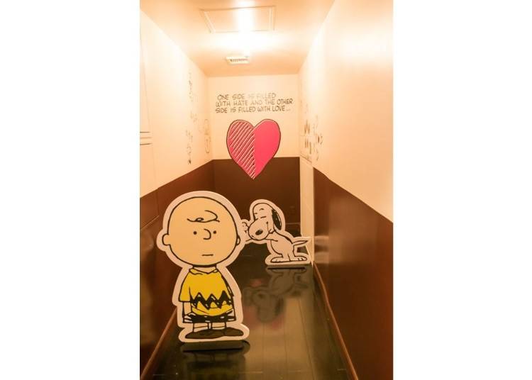 ▲三樓「PEANUS DINER 神戸」的入口旁邊還有設置花生漫畫角色看板讓人拍照