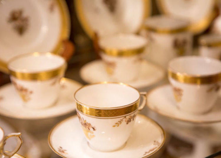 ▲Hint: A room with lots of beautiful tableware.