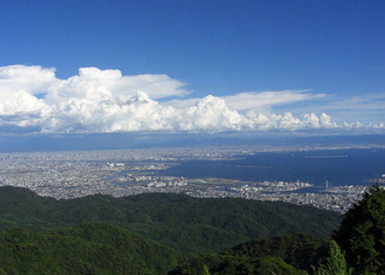 ▲ It gives the feeling of being in the clouds! (Photo provided by Mt. Rokko Tourism Co., Ltd.)