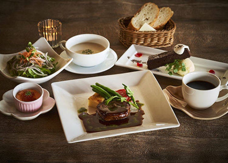 ▲The Domestic Japanese Black Beef Fillet Course. (Note: This menu item may no longer be available; the entire menu was renewed in March 2024.)(Photo provided by Mt. Rokko Tourism Co., Ltd.)