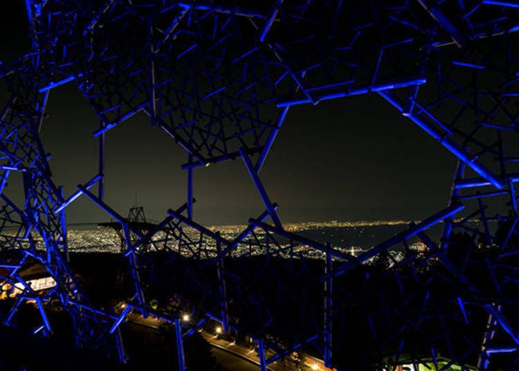 ▲ Come to Rokko Shidare and peer down at the incredible night view!