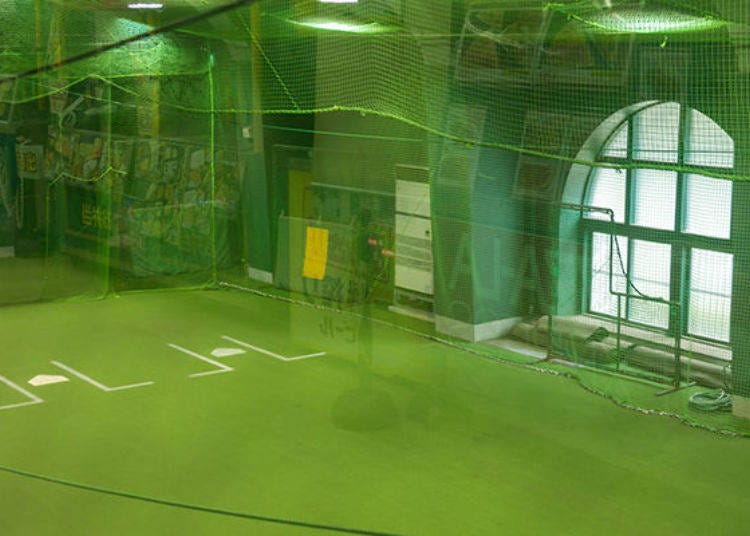 ▲This is what the bullpen by third base looks like when the shutter is raised