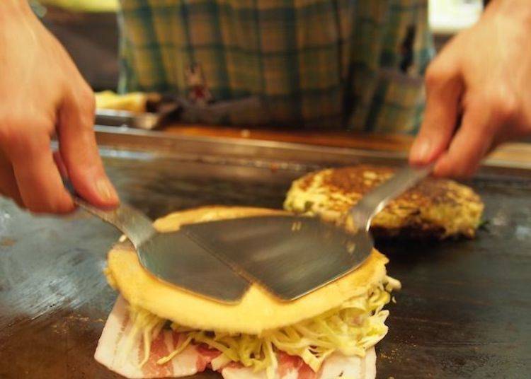 2. Ippei: Mouth-watering Traditional Okonomiyaki in the Heart of Motomachi
