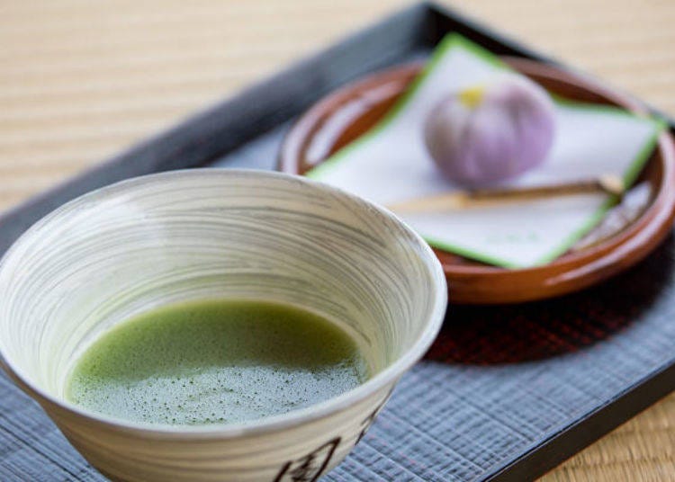 ▲ For 500 yen (tax included) you can enjoy a seasonal Japanese sweet and matcha in a traditional tea ceremony