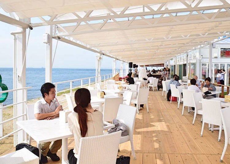 ▲Enjoy a pleasant breeze as you eat your lunch or dinner. Amazing!