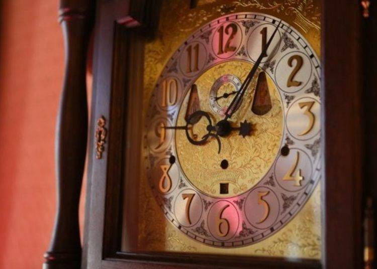 ▲The beautifully crafted grandfather clock. It is perfectly suited to such a prestigious hotel.