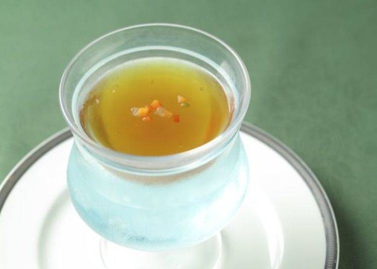 ▲ I selected the clear cold beef consommé soup.