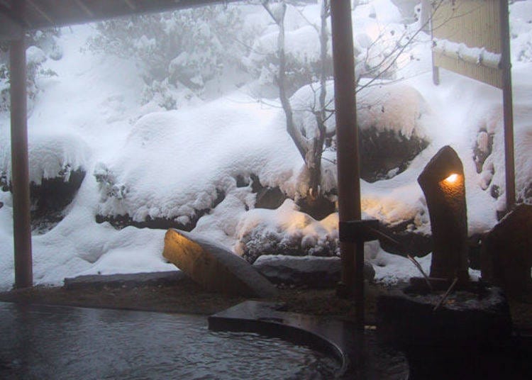 ▲在有積雪的1、2月可享受邊泡湯邊看雪的樂趣