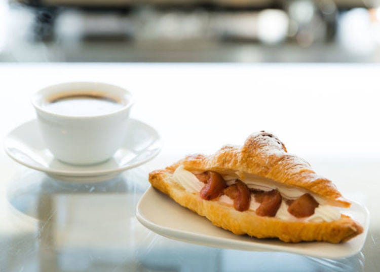 ▲The fig croissant sandwich (380 yen for take-out, 420 yen for eating inside, both prices include tax)