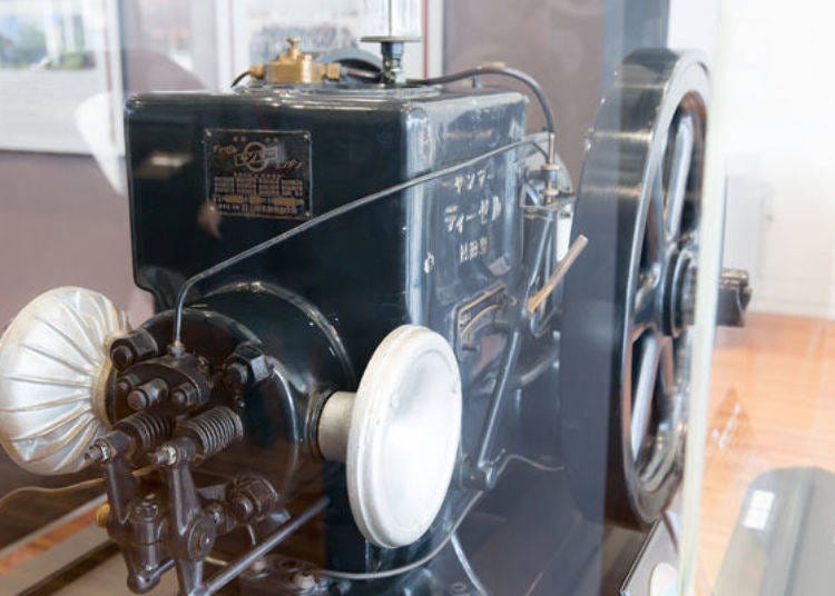 ▲這是世界上第一個成功小型化的柴油引擎，於昭和8年（1933年）12月23日誕生，之後每年的這一天就成為了洋馬公司內部的「柴油紀念日」