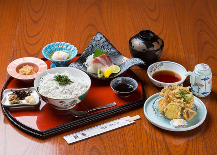 ▲Shirasu-don, shirasu tempura with sashimi (1,500 yen without tax)