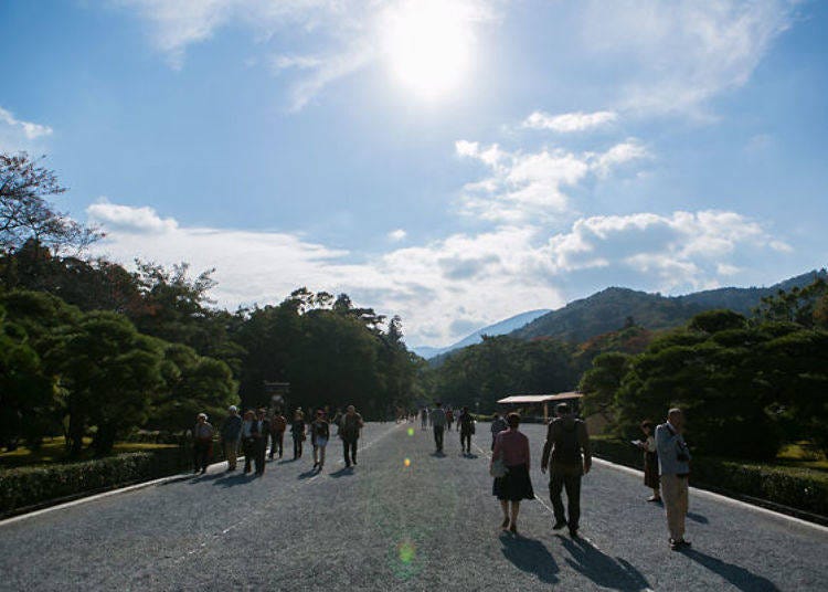 ▲ Shin’en, the Garden of the Gods, is the large area on the other side of the Uji Bridge