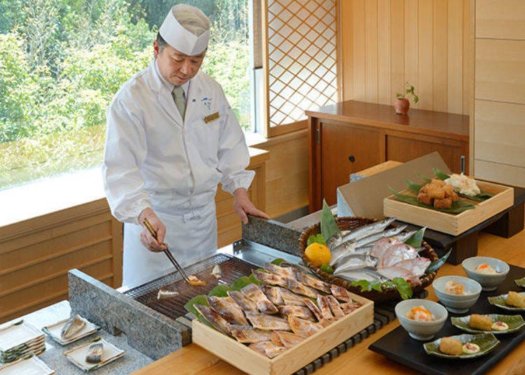 ▲The performance menu on this day was Shima barracuda, horse mackerel, and Spanish mackerel that had been salted and dried overnight. The skin is grilled to crisp perfection while the meat is deliciously tender!