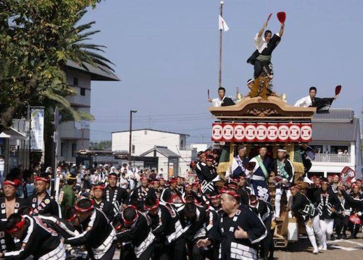 大阪岸和田彩車祭及城下町的魅力~壯觀場面讓人捨不得移開目光!