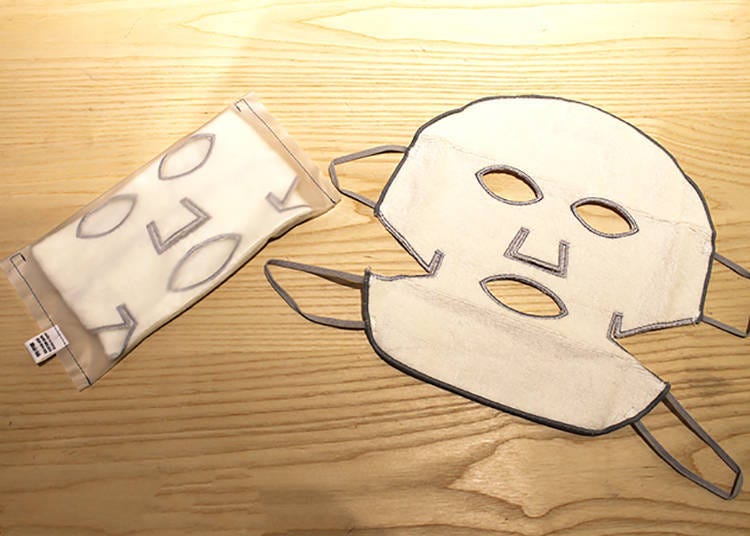 Iori Face Mask, 2,736 yen (tax included)