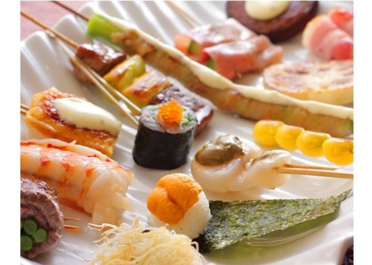 A great variety of skewers in the “omakase course”