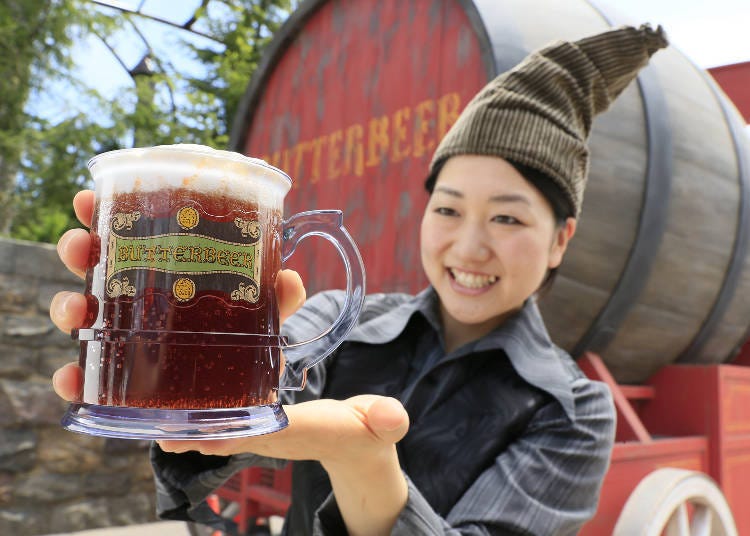 Butter Beer (souvenir mug included) Image provided by Universal Studios Japan