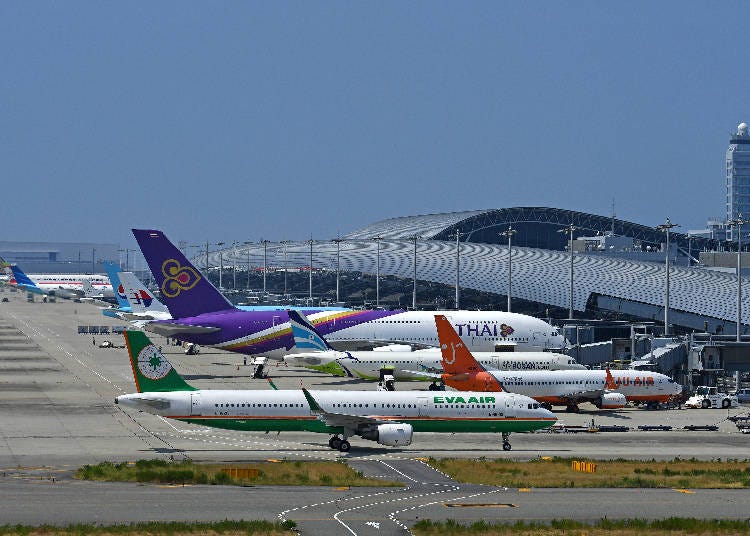 離着陸する飛行機を大パノラマで鑑賞できる「関空展望ホール　Sky View」