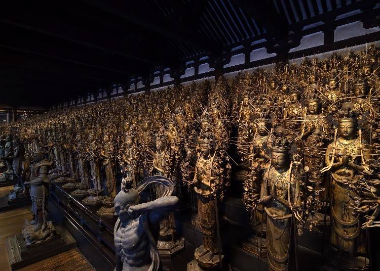 Thousand-Armed Kannon Statues Surround the Stunning Central Image
