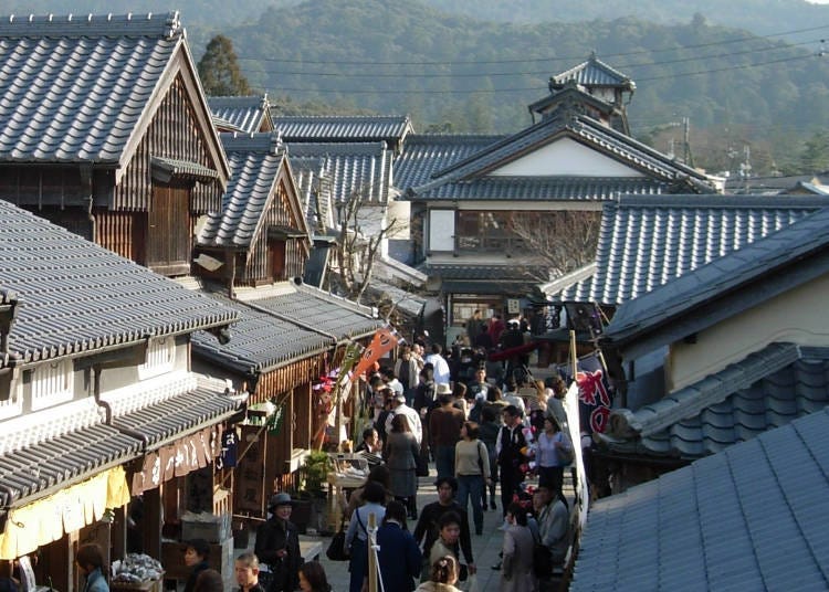 11. After Visiting Ise Grand Shrine, Head Over to "Okage Yokocho" For Souvenirs!