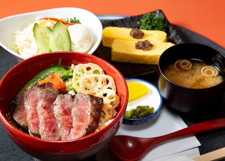 將美味凝聚其中的「松阪牛牛排蓋飯」味道不同凡響！