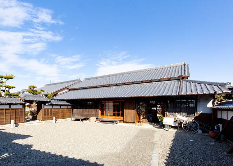 An original Edo period building makes up the  "Yokkaichi Kusu History & Folklore Museum"