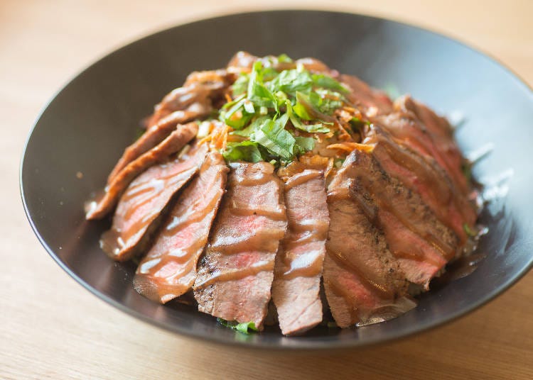 Steak rice bowl 1,080 yen (tax included)