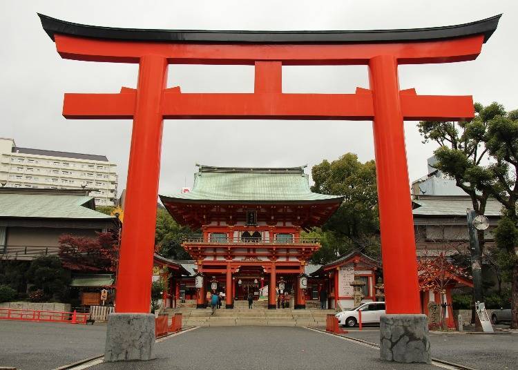 4. Ikuta Shrine in Kobe: Symbolic Presence in the Center of the City