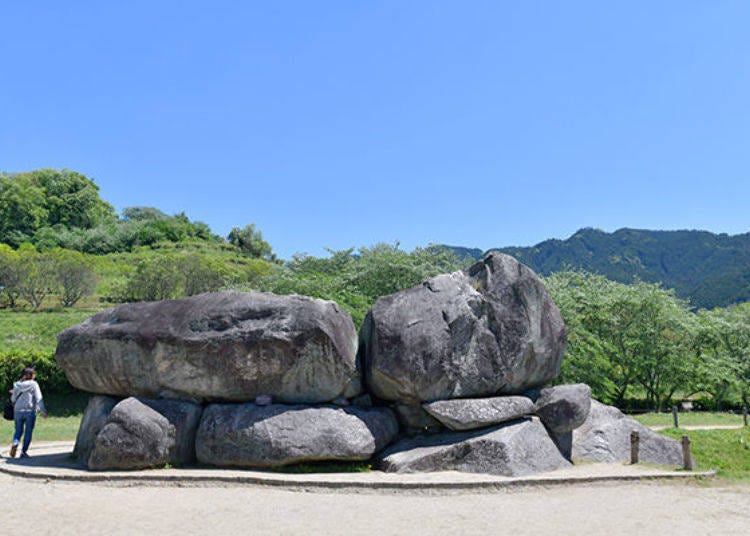 ▲Ishibutai Kofun is much bigger up close!