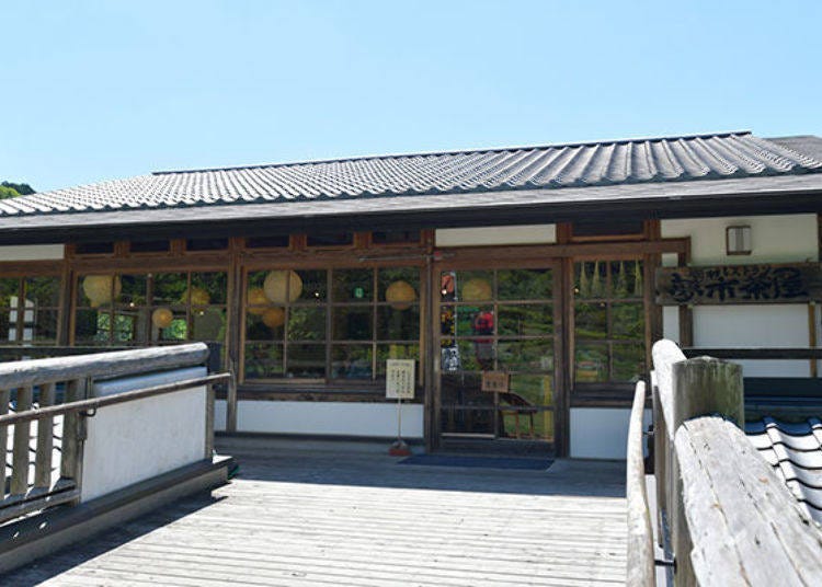 ▲You can take the stairs inside the facility to reach the second floor, or choose the ramp next to Ishibutai Kofun’s plaza for direct access to the second floor!