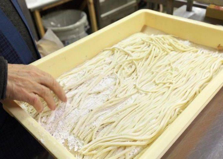 ▲The appearance alone shows the moist, doughy quality of the udon noodles