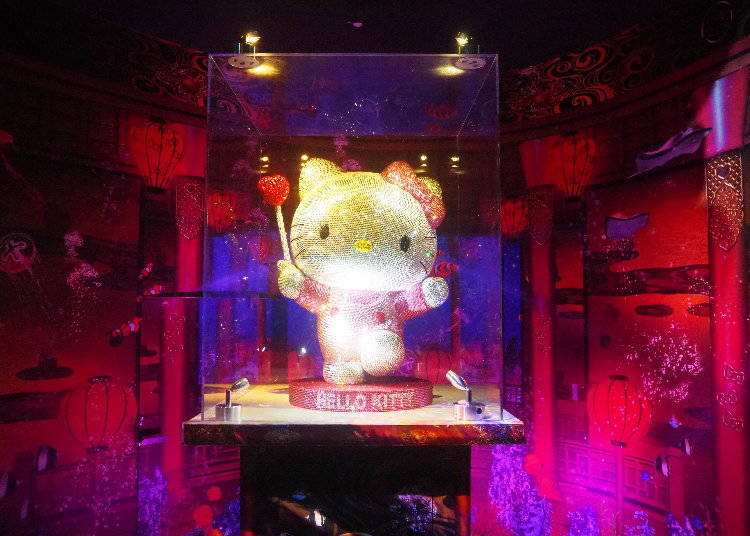 This must-see glittering Hello Kitty at Under Palace is entirely made of Swarovski! (© 2022 SANRIO CO., LTD. APPROVAL NO. L621898)