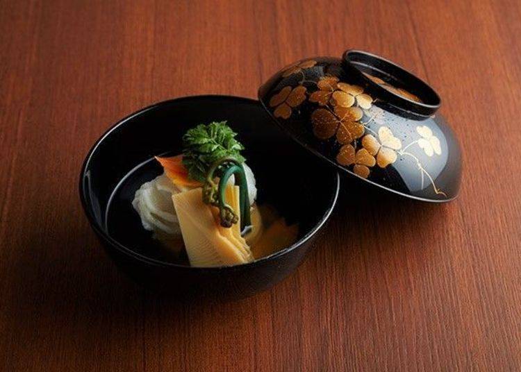 ▲Lacquered spring bowl, “Takenoko and Aburame Kuzu-uchi”