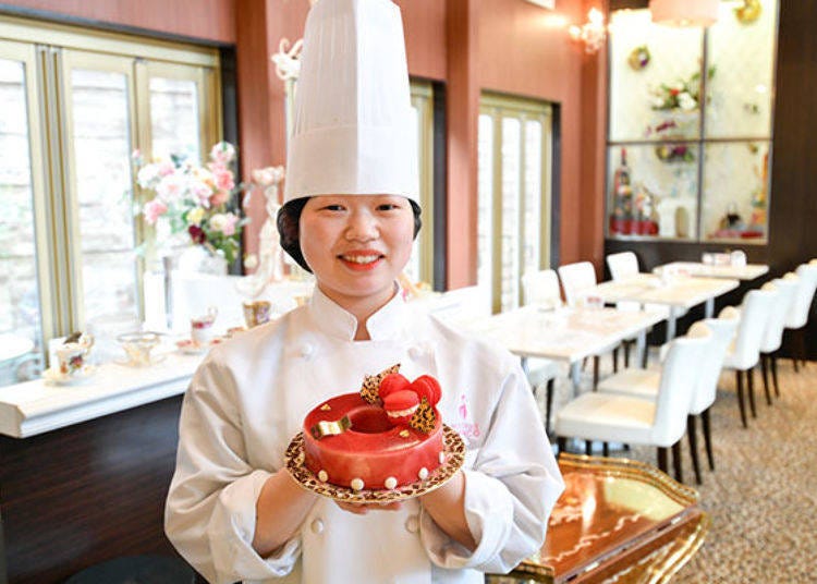 Main Branch Limited Edition Birthday Kuchen (2,400 yen plus tax). A new design is put out every month, which is decided and created by pastry chef, Ms. Nishikoori.