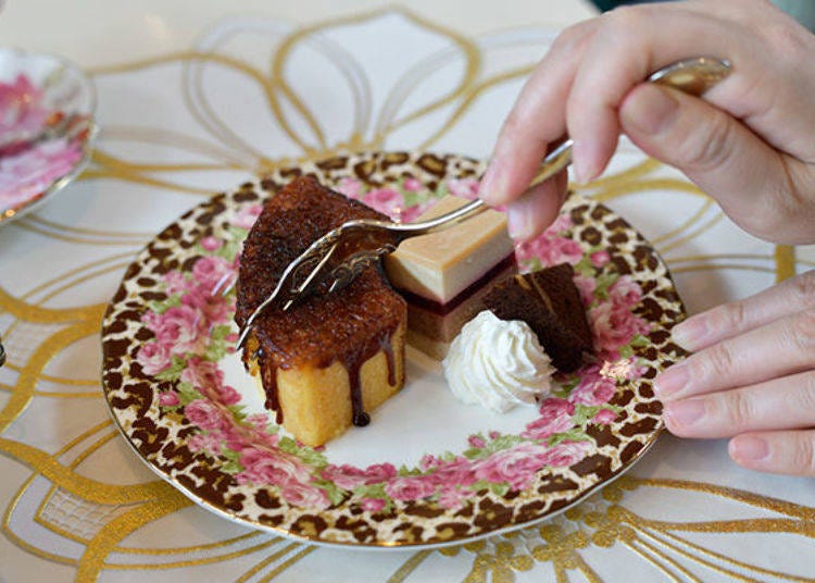 The fork cut into the crisp caramel more easily than I expected. The Baumkuchen layer below that was easy to cut.