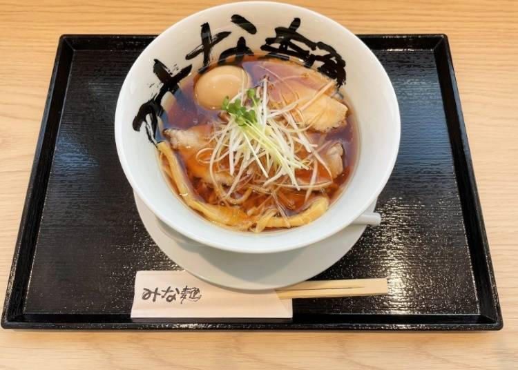 熱門的排隊拉麵店「Mina麵」