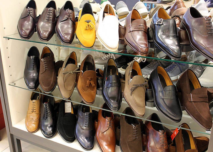 Samples of high-class shoes, each with different sizes and designs
