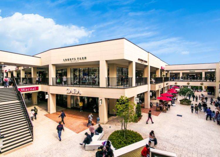 関西最大級の約230店舗を揃える本格アウトレットモール。