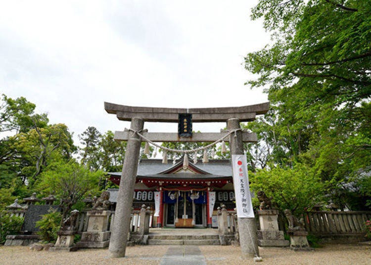 ▲ Main shrine of the Hatamono Shrine. Looms are also preserved in the precincts