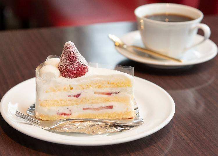 Strawberry shortcake and blend coffee (come as a set, 950 yen, tax included)