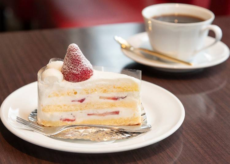 Strawberry shortcake and blend coffee (come as a set, 950 yen, tax included)