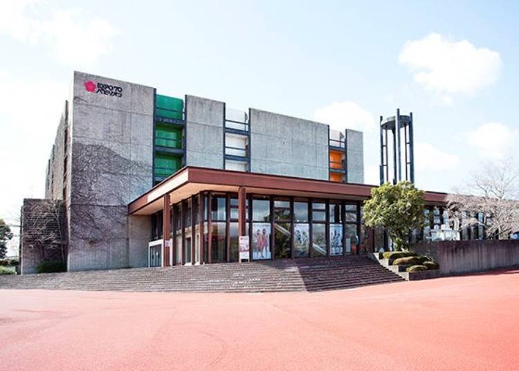 ▲此建築物便是EXPO’70展示館。此館於2010年3月13日開館，重整利用了大阪萬博當時的鋼鐵館設施。